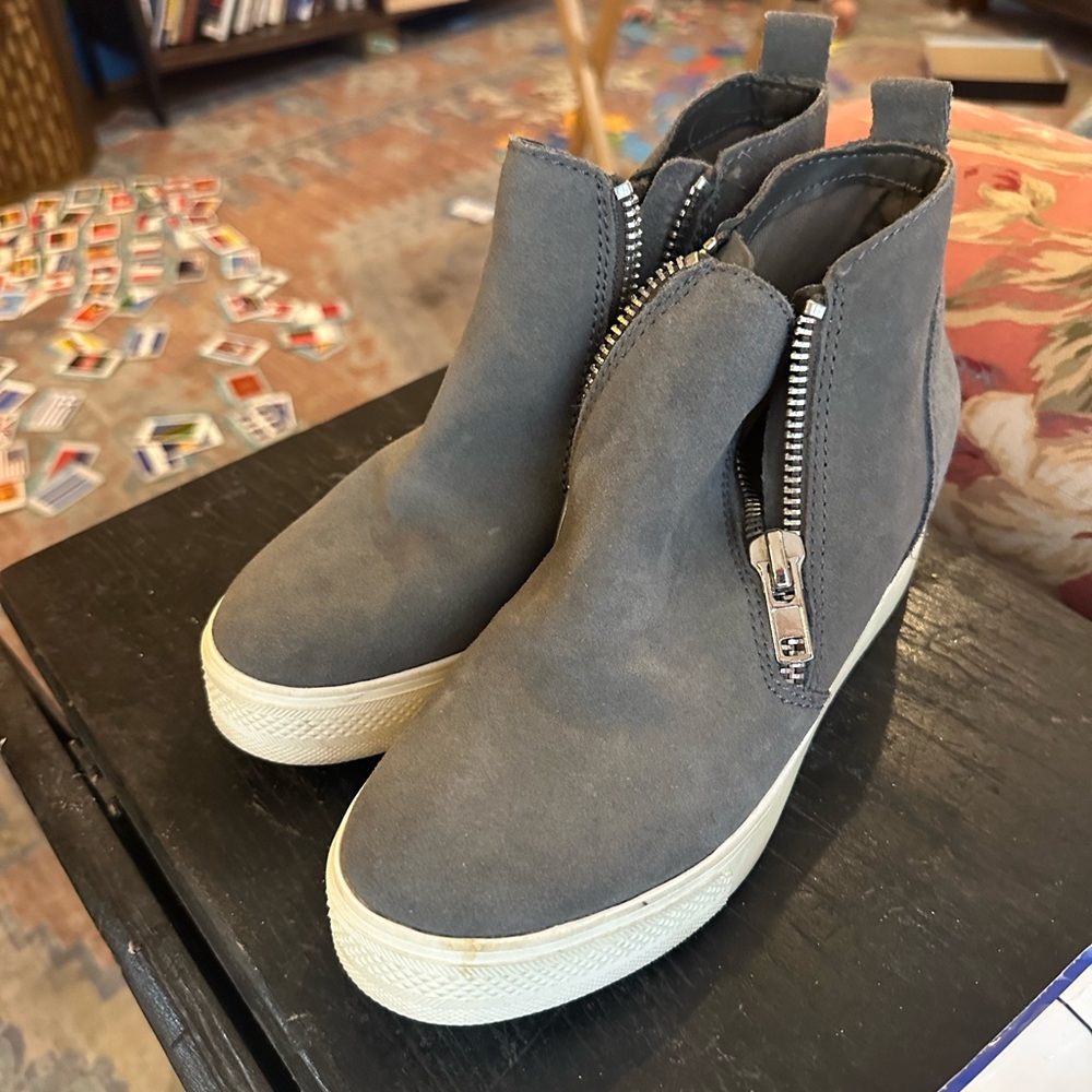 Steve Madden Gray Ankle Booties with Zipper